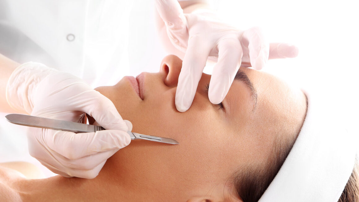 Signature Dermaplaning