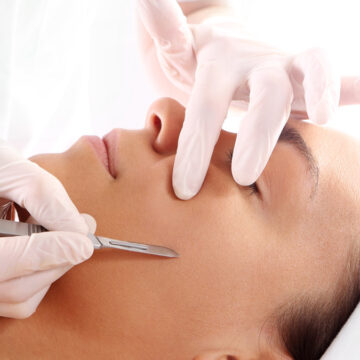 Signature Dermaplaning